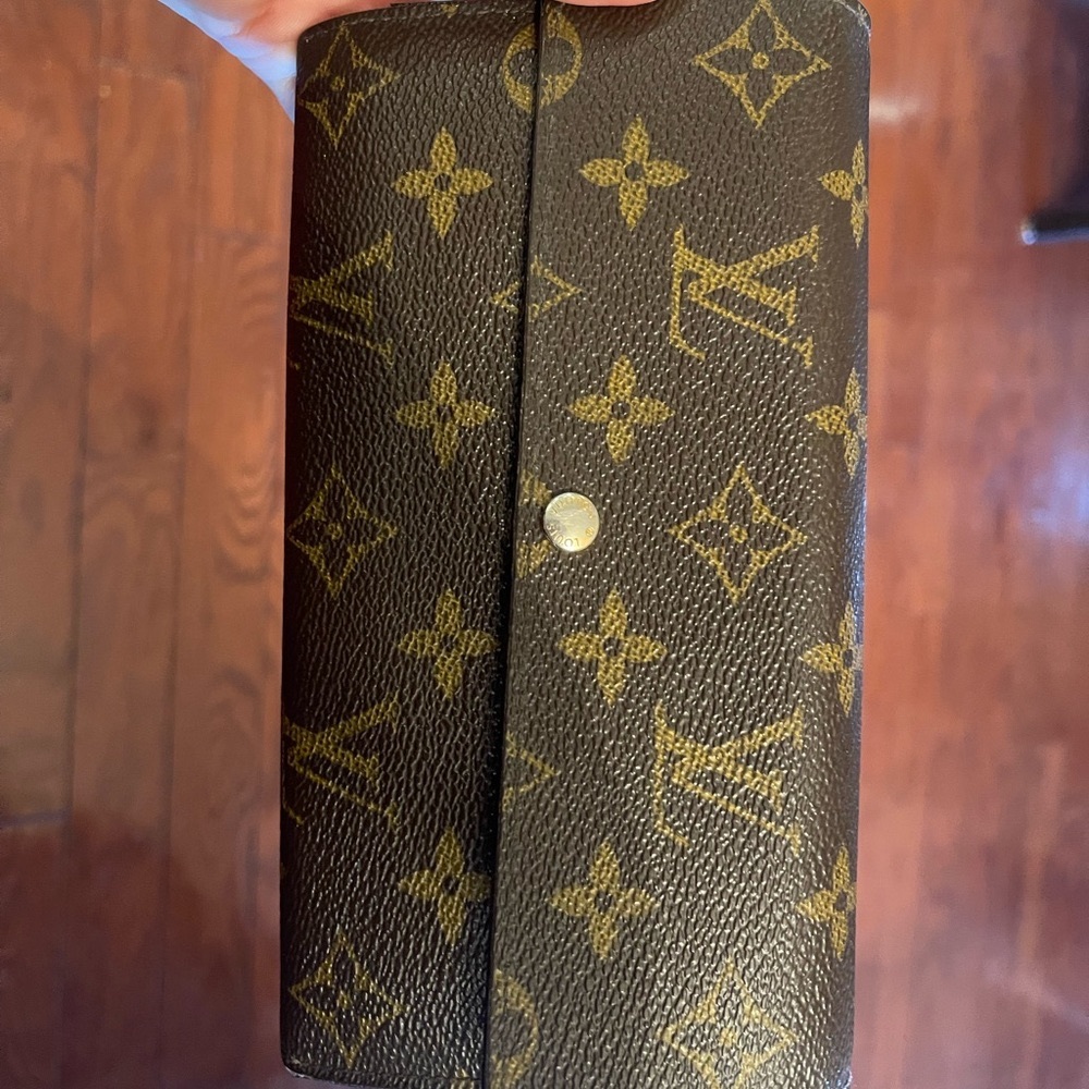 Louis Vuitton Sarah Wallet